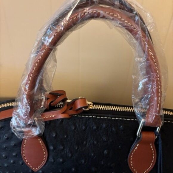 BRAND NEW DOONEY & BOURKE STILL IN PLASTIC: BLACK OSTRICH ZIP ZIP SATCHEL: - Picture 2 of 9
